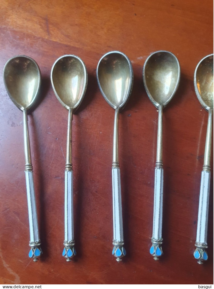 10 Cuillères russes en argent 88 zolotniks émaillées – XIXe – attribuée à Mikhail Grachev