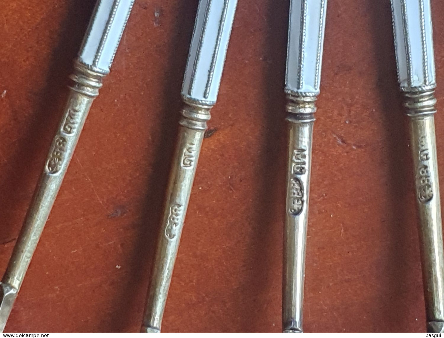 10 Cuillères russes en argent 88 zolotniks émaillées – XIXe – attribuée à Mikhail Grachev