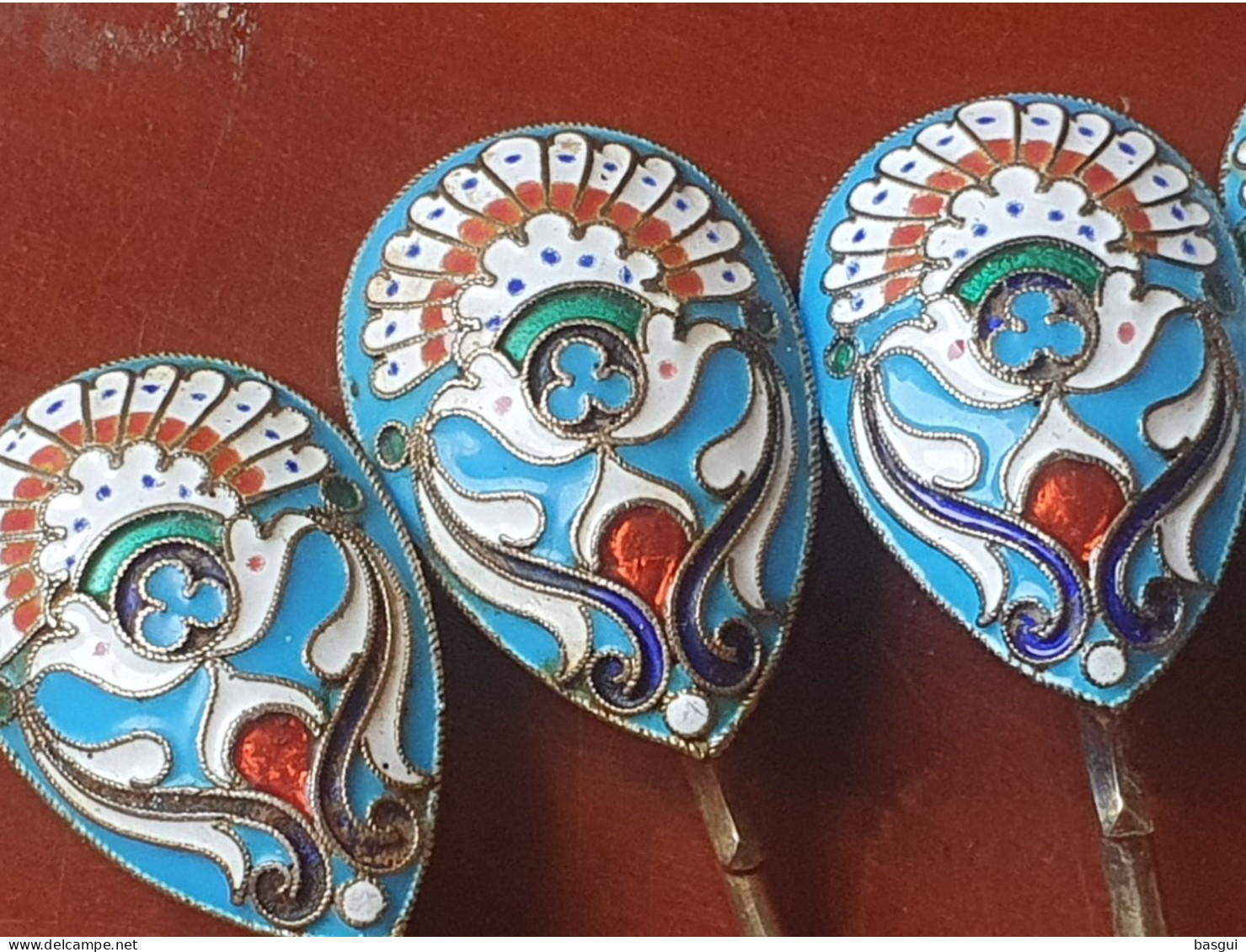 10 Cuillères russes en argent 88 zolotniks émaillées – XIXe – attribuée à Mikhail Grachev