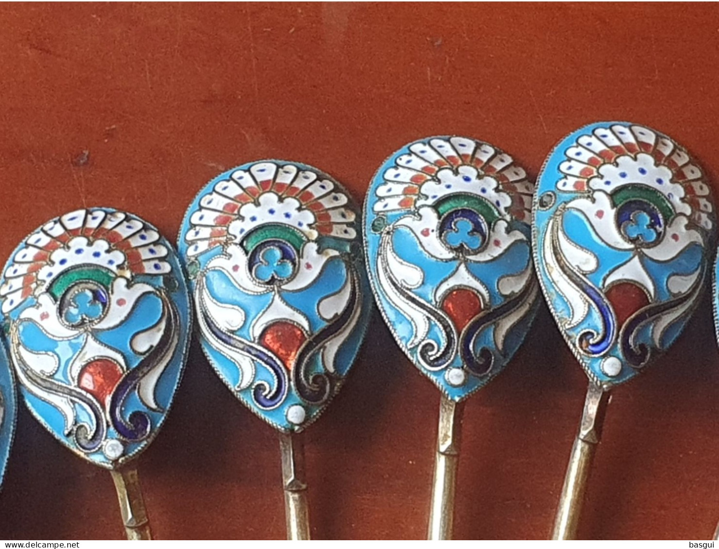 10 Cuillères russes en argent 88 zolotniks émaillées – XIXe – attribuée à Mikhail Grachev