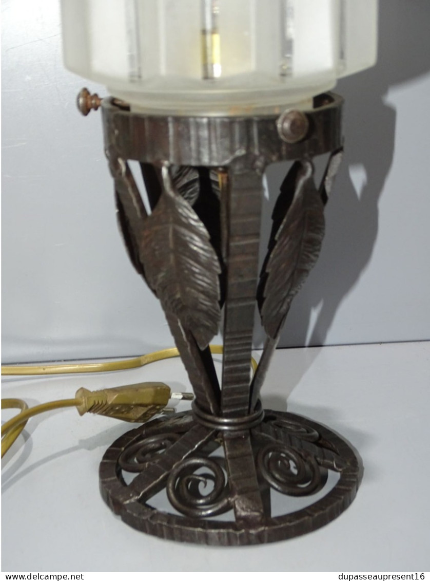 -BELLE LAMPE SKYSCRAPER ART DECO PIED FER Forgé VERRE BUILDING OPAQUE    E - Lighting & Lampshades