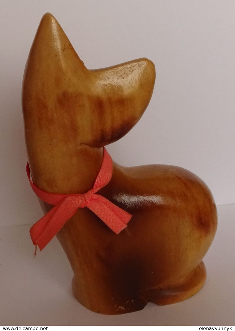 Wooden Figurine Of A Cat. - Cats