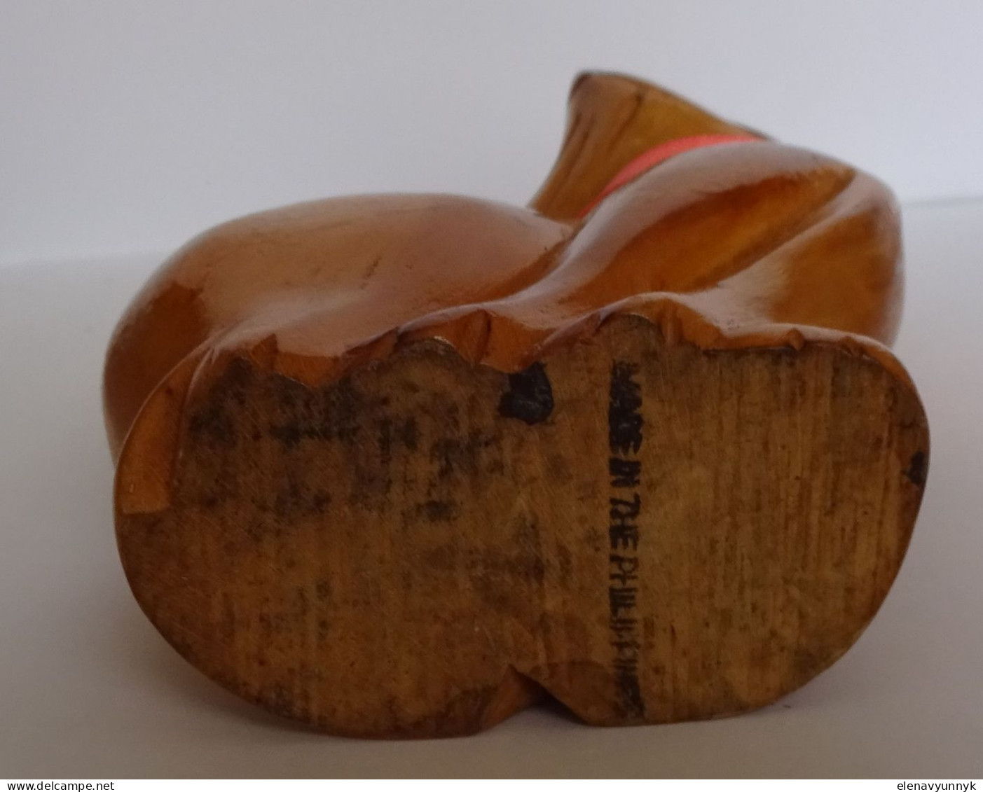 Wooden Figurine Of A Cat. - Cats