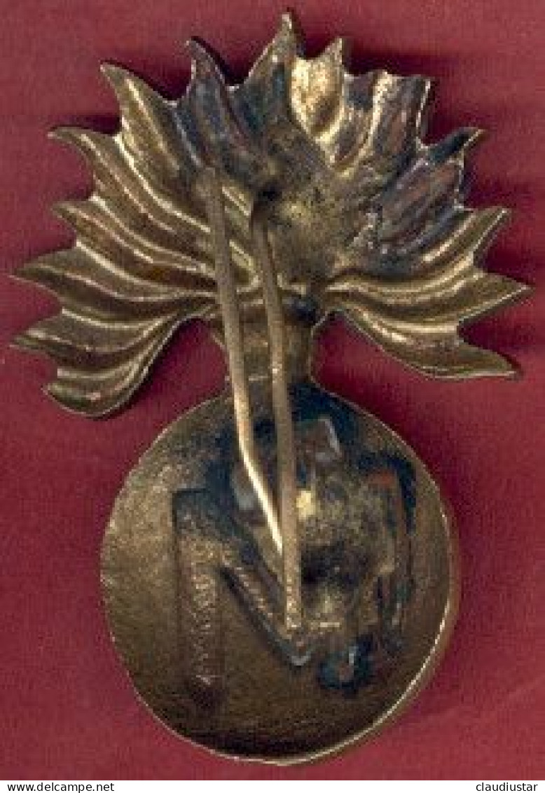 ** INSIGNE  P. M. ** - Police