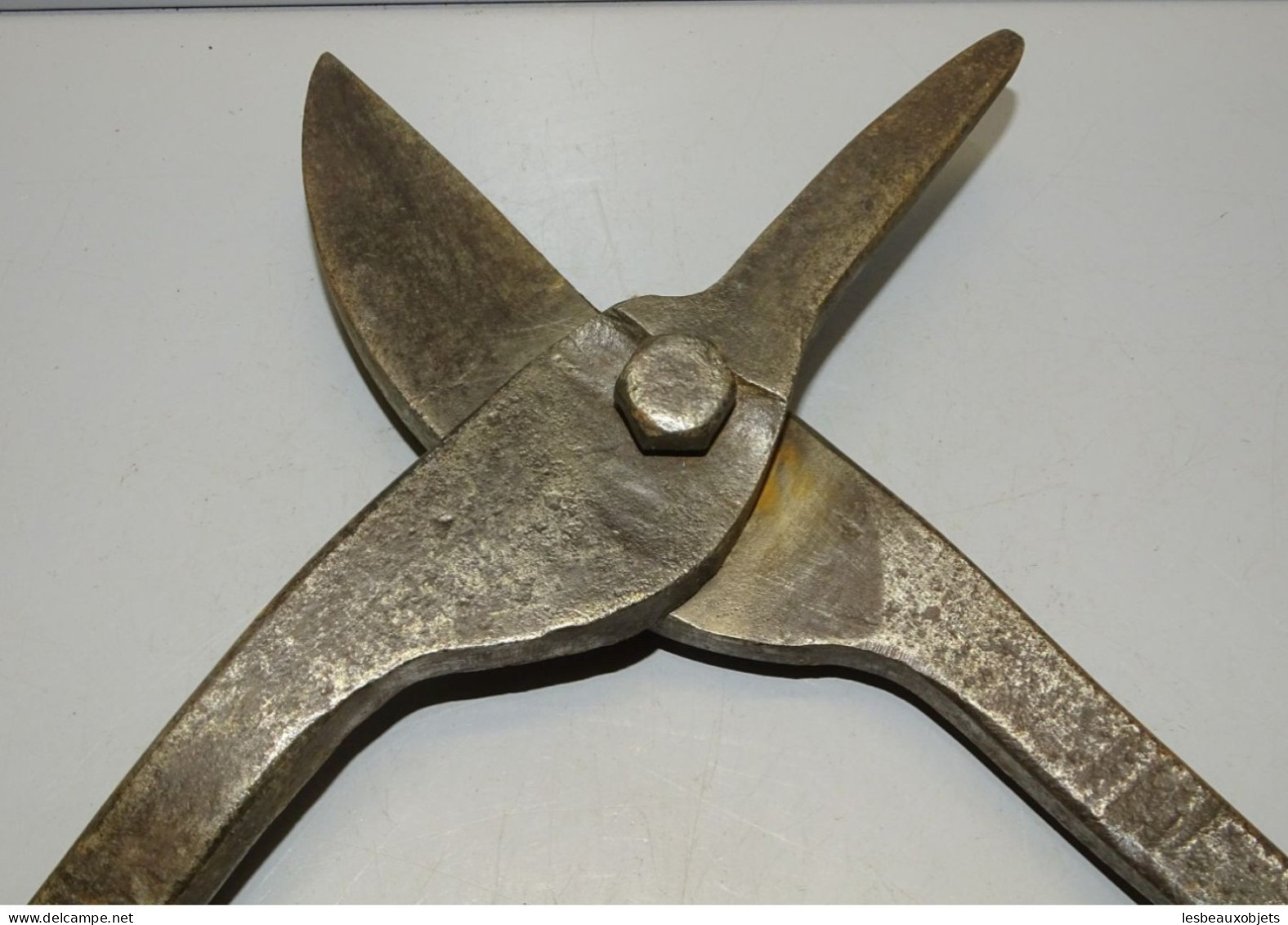 -BELLE ANCIENNE PINCE CISAILLE PINCE COUPANTE OUTIL CAROSSIER FORGERON AUTRE    E