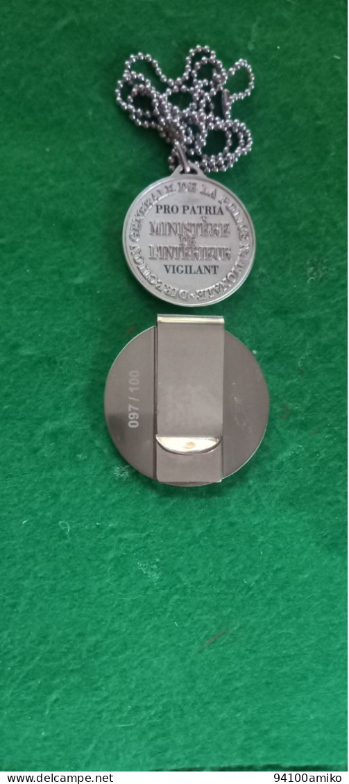 Plaques Police - Police