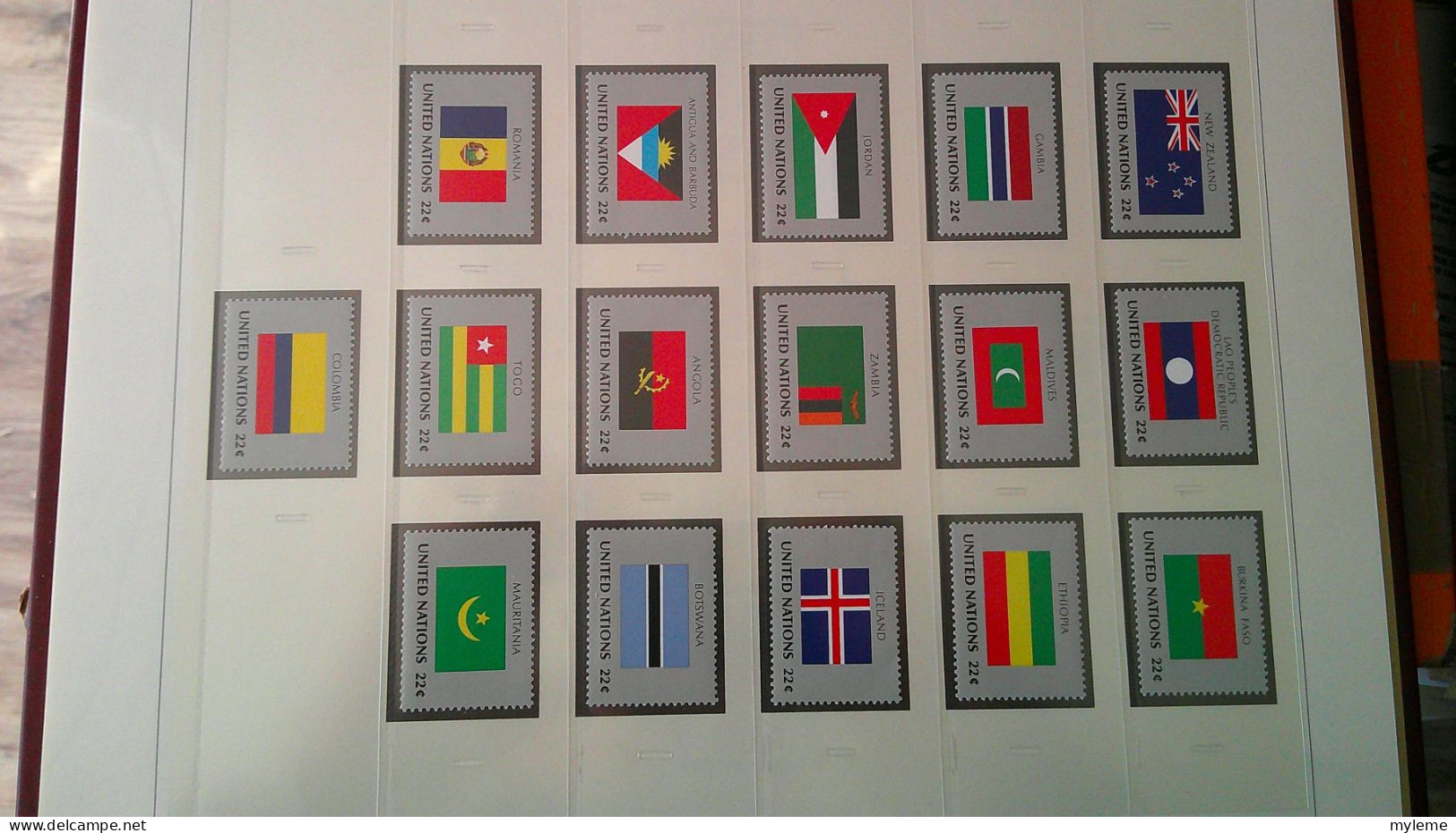 CO2 Collection des Nations Unies **  2/6 + blocs de New York en reliure SAFE DUAL de 1976 à 1993 . A saisir !!!