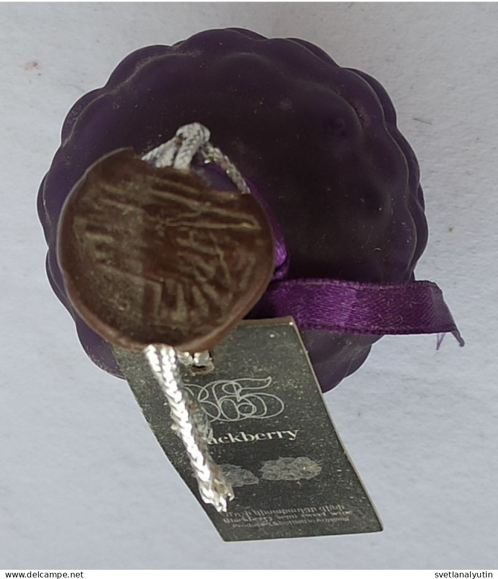 Miniature Bottle Of Blackberry Wine "365." Produced In Armenia In 2007. - Miniaturflaschen
