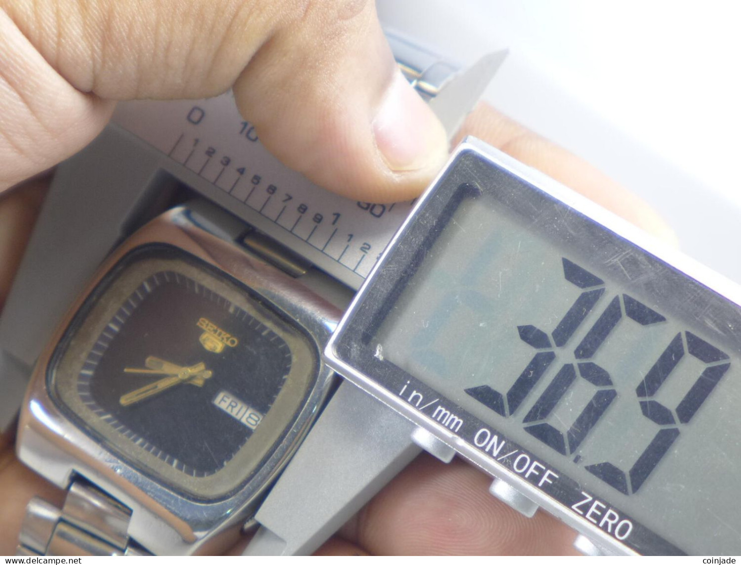 Seiko 5 Five 6309 508A AUTOMATIC Square Case Black Dial for part removal only 37