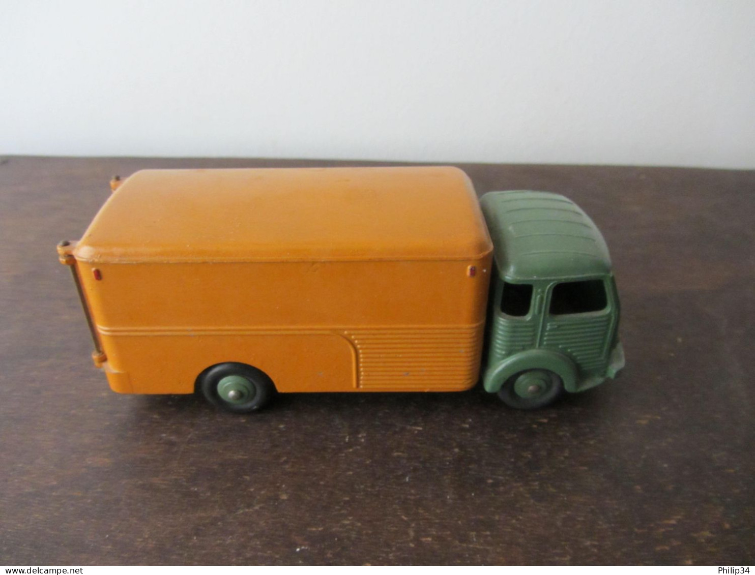 Dinky Toys 33 Camion Simca cargo de 1958