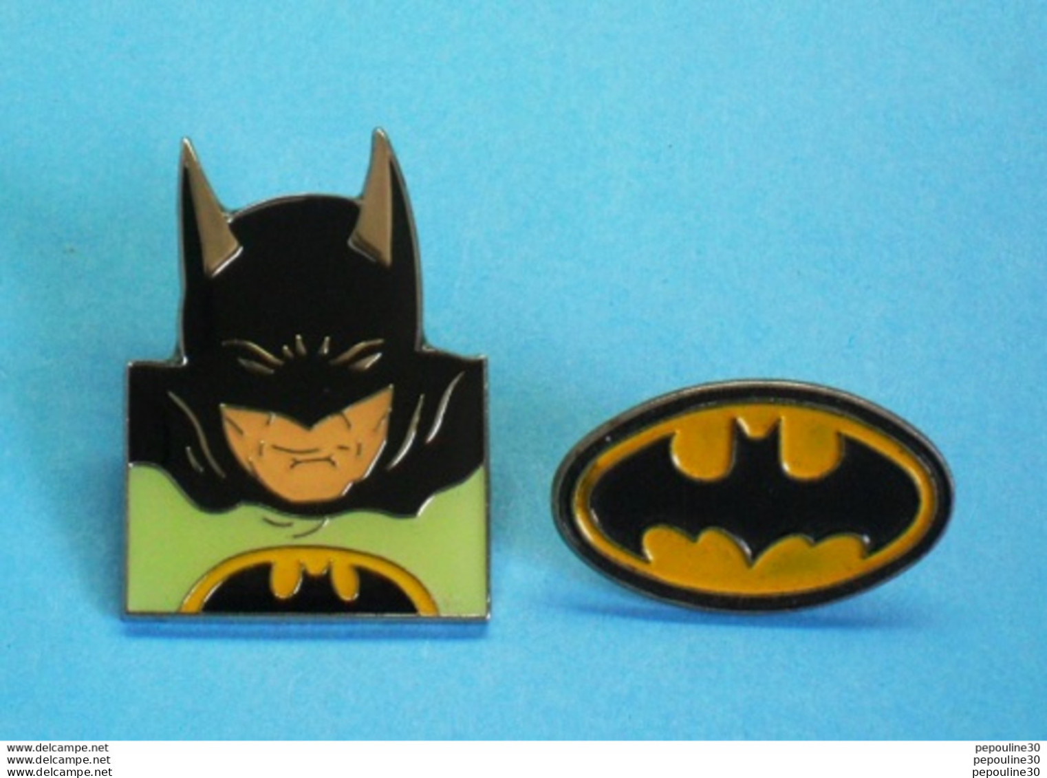 2 PIN'S  //    ** BATMAN /  BRUCE WAYNE / DC COMICS ** - BD
