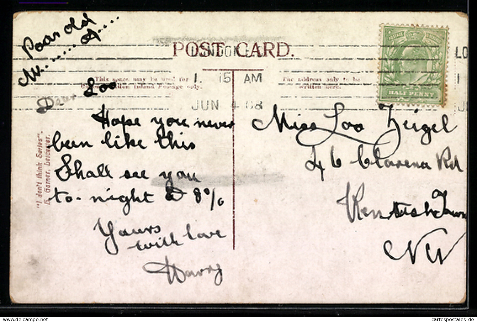 AK Mann Mit Axt Sitzt Auf Einem Ausrollbaren Teppich - Humor