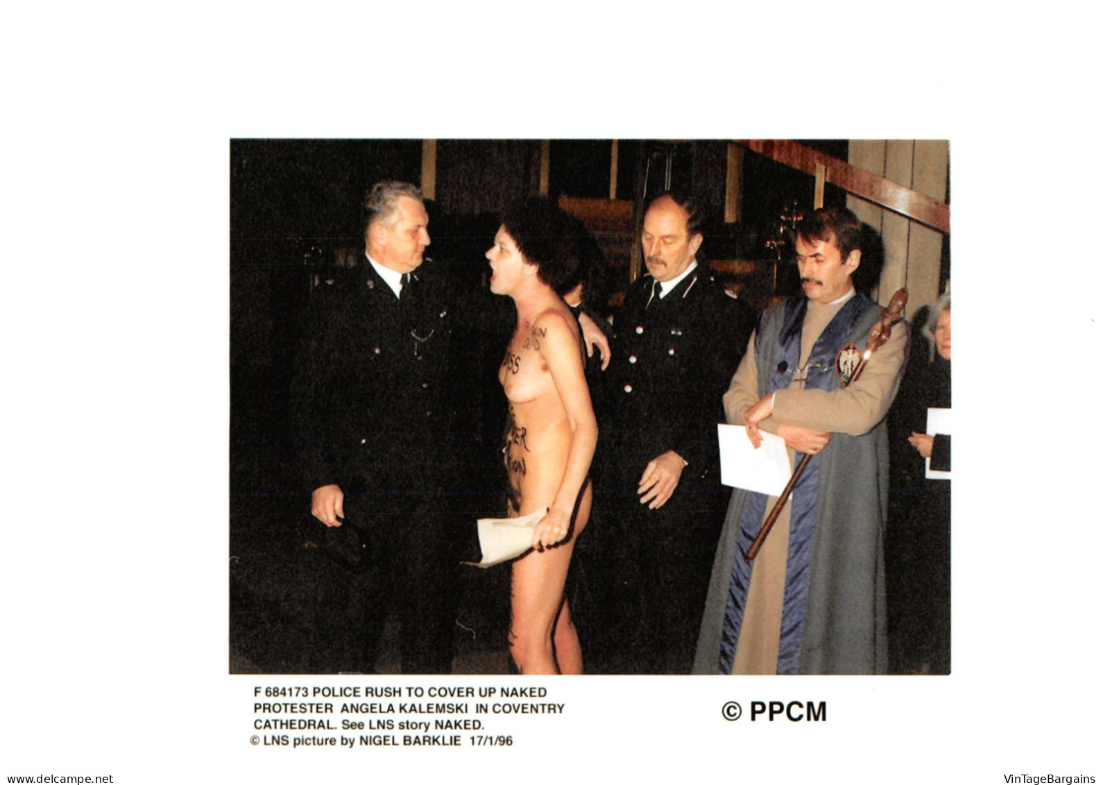 Reportage Photographique Original PPCM/LNS  Coventry Cathedral 1996  Angela Kalemski – Performance Militante Féministe - Identified Persons