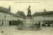 D .  10 .  ARCIS - SUR - AUBE . PLACE DE LA REPUBLIQUE STATUE DE DANTON . - Arcis Sur Aube