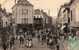 76 BOLBEC Sortie D' Usine, Rue Jacques Fauquet, Trés Animée, Café De Lisieux, Au Vrai Calvados, Diligence, ND 152, 1906 - Bolbec