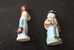 2 FEVES -FIGURINES - PETITS OBJETS DE VITRINE OU DECORATION POUR LA CRECHE -COUPLE - Santini