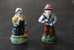 2 FEVES -FIGURINES - PETITS OBJETS DE VITRINE OU DECORATION POUR LA CRECHE -COUPLE - Santons