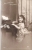 2 X CARTE PHOTO JOLIE FILLE AVEC MACHINE A ECRIRE - 2 SCANS - GIRL WITH TYPEWRITER - Portretten