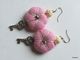 Boucles D'oreilles Artisanales Feutrine Coussins Rose, Clé Et Os Sculpté Attaches En Argent Massif 925 - Earrings