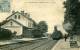 .45-CHATILLON SUR LOIRE..LA GARE AVEC TRAIN GROS PLAN....CPA ANIMEE - Chatillon Sur Loire