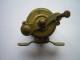 ANCIEN MINI / TOUT PETIT MOULINET DE PECHE EN LAITON 56 GRAMMES POUR COLLECTIONNEUR  PRATIC DES ANNEE 30 ??? - Fishing