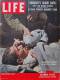 Magazine LIFE - DECEMBER 10 , 1956 - INTER. ED. -  Publicité SABENA , FORD, MARTINI  - ONU - Kirk DOUGLAS  (3046) - Nouvelles/ Affaires Courantes