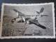 MILITARIA Photo ,Photographie Avion à Hélices En Vol (modèle à Identifier)Base Aérienne (BAG 1951 écrit Au Verso Photo) - Fliegerei