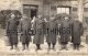 Delcampe - WISSOUS  CARTE PHOTO MILITAIRE  LOT DE 3. SOLDATS DU 4ME REG SUR PATTE DE COL. LES GVC ? DEVANT LA GARE.  AVRIL MAI 1915 - Autres & Non Classés