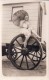 Fotokaart Carte Photo Vrouw Met Parasol Aan Cabine Oostende Souvenirs D'Ostende Plage Estacade - Oostende