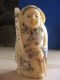 NETSUKE - Une Musicienne Et Sa Flûte - Signé  - VOIR PHOTOS - Asian Art