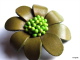 Broche Fleur Vert Kaki En Cuir Véritable  Une Jolie Broche Réalisée Artisanalement.  Diamètre: Environ 45mm - Broches