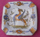 CENDRIER En Porcelaine, Au Motif D'un Oiseau, Signé D.M Décor MOUSTIERS - Porcellana