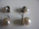 Boucles D Oreille Clips  Fantaisie En Métal Blanc ( Argent ? ) Et Perles Fantaisie Bel Article Et  TBE - Earrings