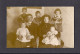REAL PHOTO CABINET - VRAIS PHOTO POSTCARD - AROUND 1910 -1920 - PHOTO D'UNE FAMILLE - Photographie