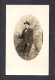 REAL PHOTO CABINET - VRAIS PHOTO POSTCARD - AROUND 1910 -1920 - PHOTO D'UN HOMME MONTRAND UNE BOUTEUILLE - Photographie