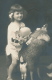 ENFANTS - LITTLE GIRL - MAEDCHEN - Jolie Carte Fantaisie Portrait Fillette Avec Animaux En Peluche Lapin Mouton & Poupée - Portraits