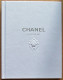 RARE Et SUPERBE Catalogue  JOAILLERIE CHANEL 2010 (couverture En Relief, Tranche Argentée) - Sonstige & Ohne Zuordnung