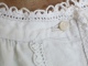 Delcampe - Chemise De Nuit Pur Lin Monogramme AB Manches, Jabot, Encolure Dentellés .Voir Photos. - Chemisettes & Culottes