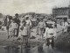 CPA BERK PLAGE. La Plage. Très Animée. Châteaux De Sable, Pêche à L'Epuisette. Voyagé En 1922 - Berck