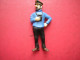 PETITE FIGURINE EN PLASTIQUE   CAPITAINE HADDOCK ECRIT HERGE / ML  CE   SUR LES PIEDS - Figurine In Plastica