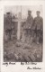 CP Photo Aout 1918 FORGES-LEZ-CHIMAY - Soldats Allemands Sur La Tombe De Leur Camarade Johann Wunsche (A75, Ww1, Wk1) - Chimay