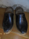 Ancien - Paire De Sabots En Bois Et Cuir Noir - Chaussures