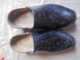 Delcampe - Ancien - Paire De Sabots En Bois Et Cuir Noir - Shoes