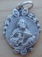 Mad-291 Médaille Ancienne à Décor De Fleurs Anagramme AP Ou CD Pius Xl - Religion & Esotericism