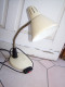 VINTAGE LAMPE DE BUREAU METAL BLANC CREME  BRAS SPIRALE METAL CLOCHE METAL FONCTIONNE CABLE BOUTON PRESSOIR ROUGE - Lantaarns & Kroonluchters