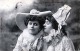 PIERETTE Et Polichinelle - 2 Hübsche Frauen In Clownkostüm, Gel.1904 - Frauen