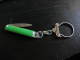 Porte Clef Petit Couteau Genre Opinel De Couleur Vert. - Porte-clefs