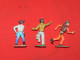 FIGURINES STARLUX 1960   LOT DE  TROIS  JOUETS  PLASTIQUE  SOLDAT COWBOY INDIENS - Starlux