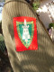 Ancienne Veste D´ Officier Des Transmissions, Ecusson: In Scelus Exsurgo Sceleris Discrimina Purgo - Uniformes