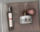 COFFRET ANCIEN COTY " L´AIMANT " PETIT FLACON EAU DE COLOGNE  AVEC SON VAPORISATEUR "CALECHE "PORCELAINE  LIMOGES - Femme